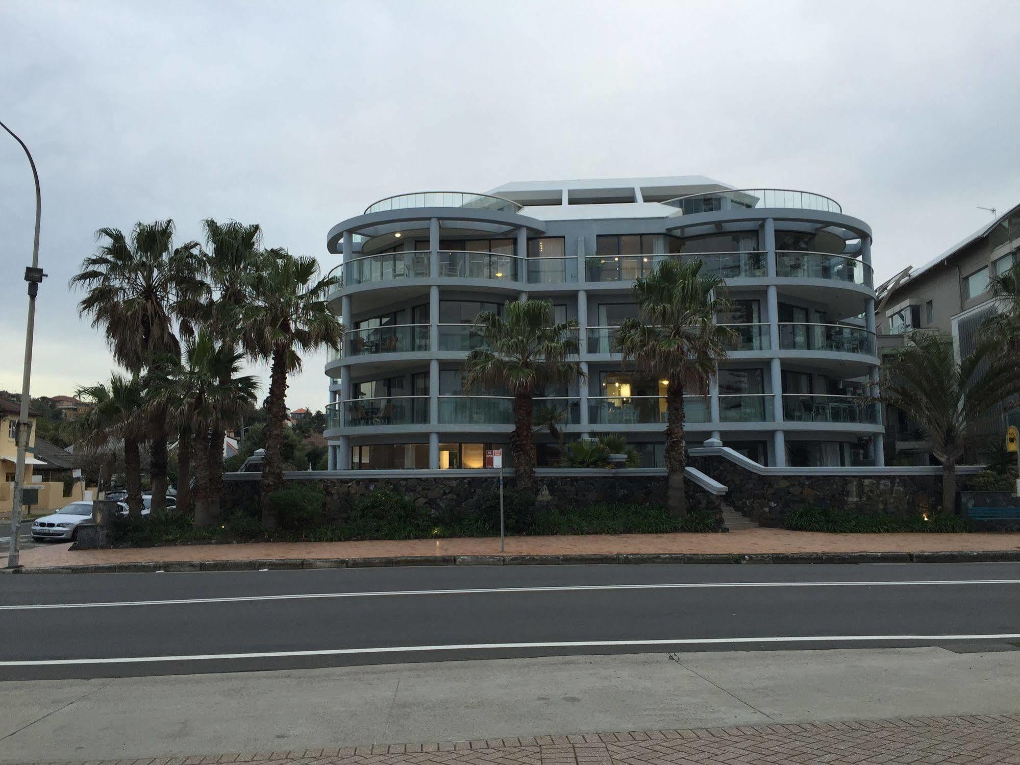 Manly Surfside Holiday Apartments Экстерьер фото